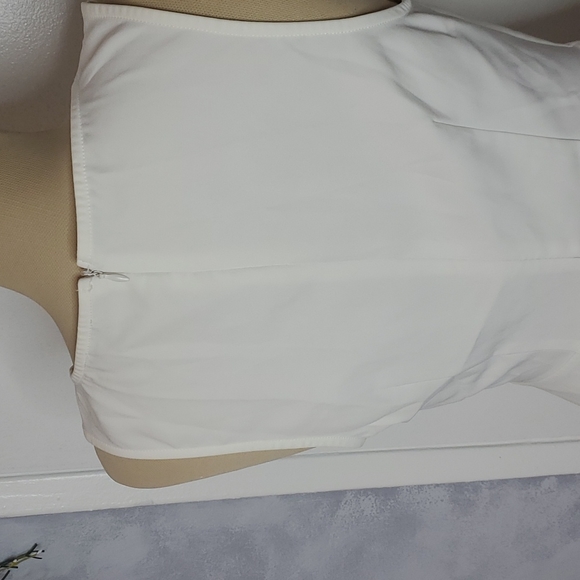 Open Front Peplum Tank - Picture 3 of 4